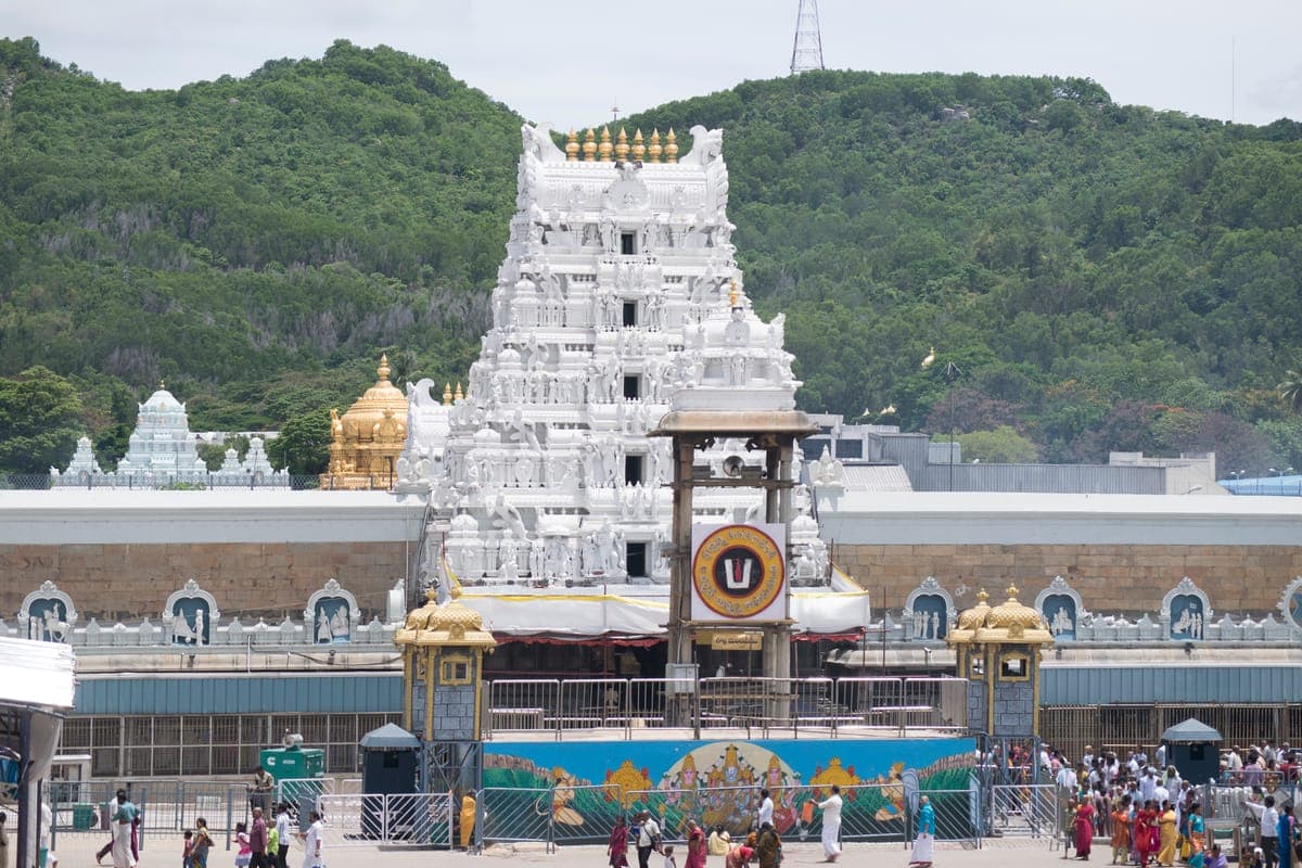 Pondicherry to Tirupati Taxi